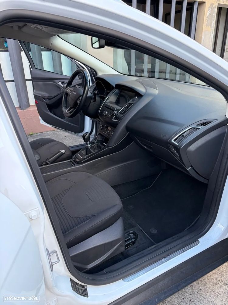 Ford Focus SW 1.5 TDCi Titanium - 29