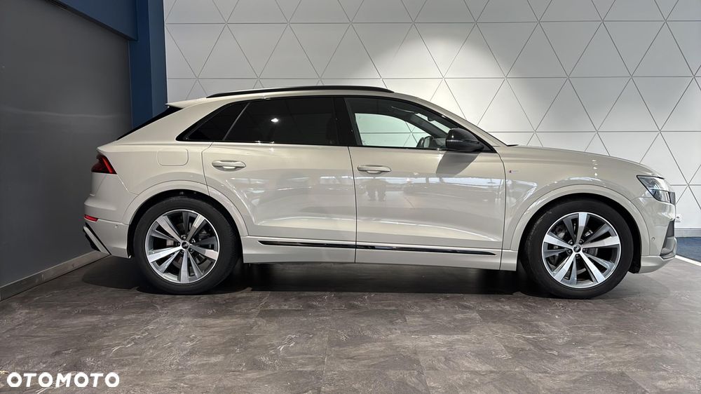 Audi Q8 - 6