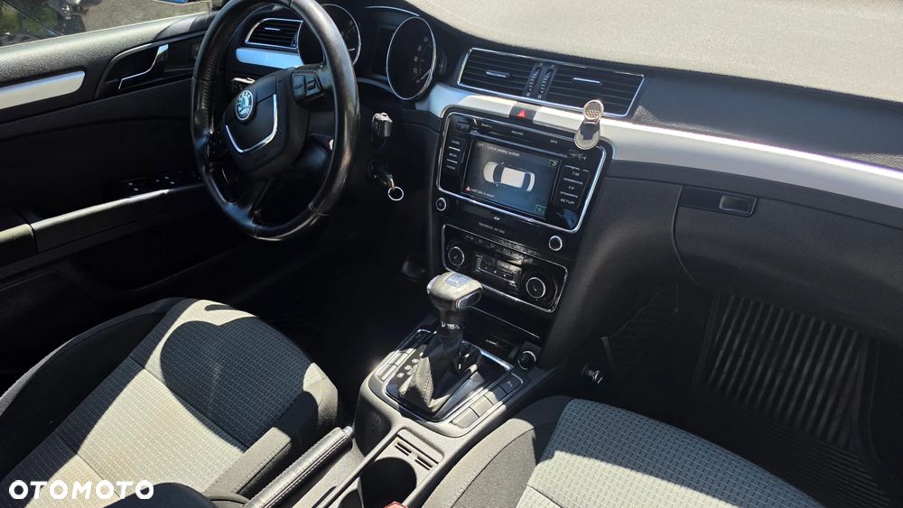 Skoda Superb 2.0 TSI Business DSG - 12