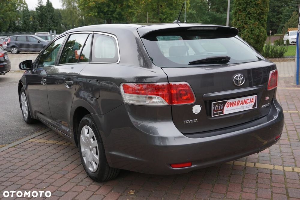 Toyota Avensis Combi 1.6 Comfort - 6