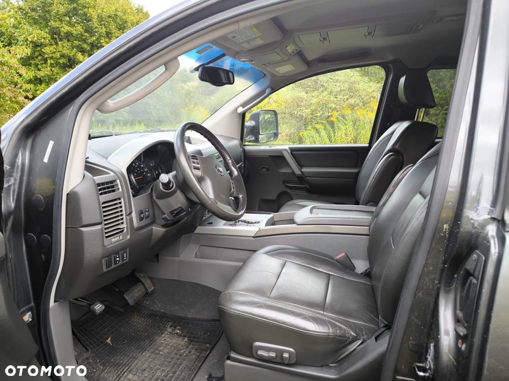 Nissan Titan - 4
