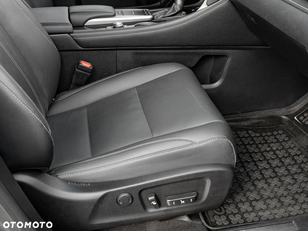 Lexus RX 450h Prestige - 35