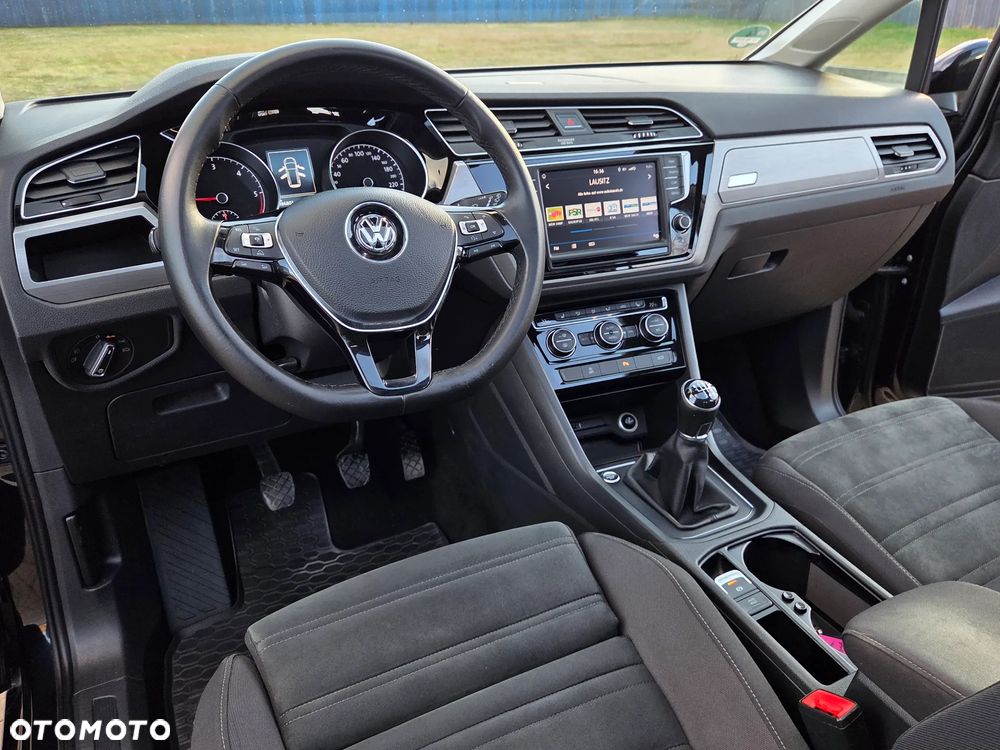 Volkswagen Touran 1.6 TDI SCR (BlueMotion Technology) Comfortline - 26