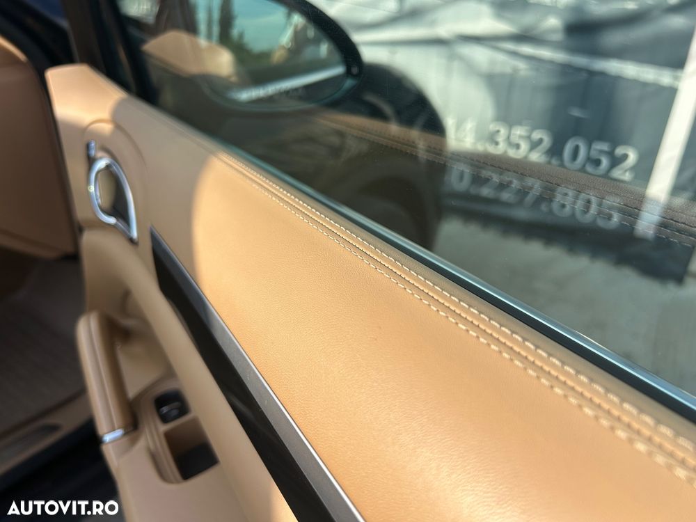 Porsche Cayenne - 23