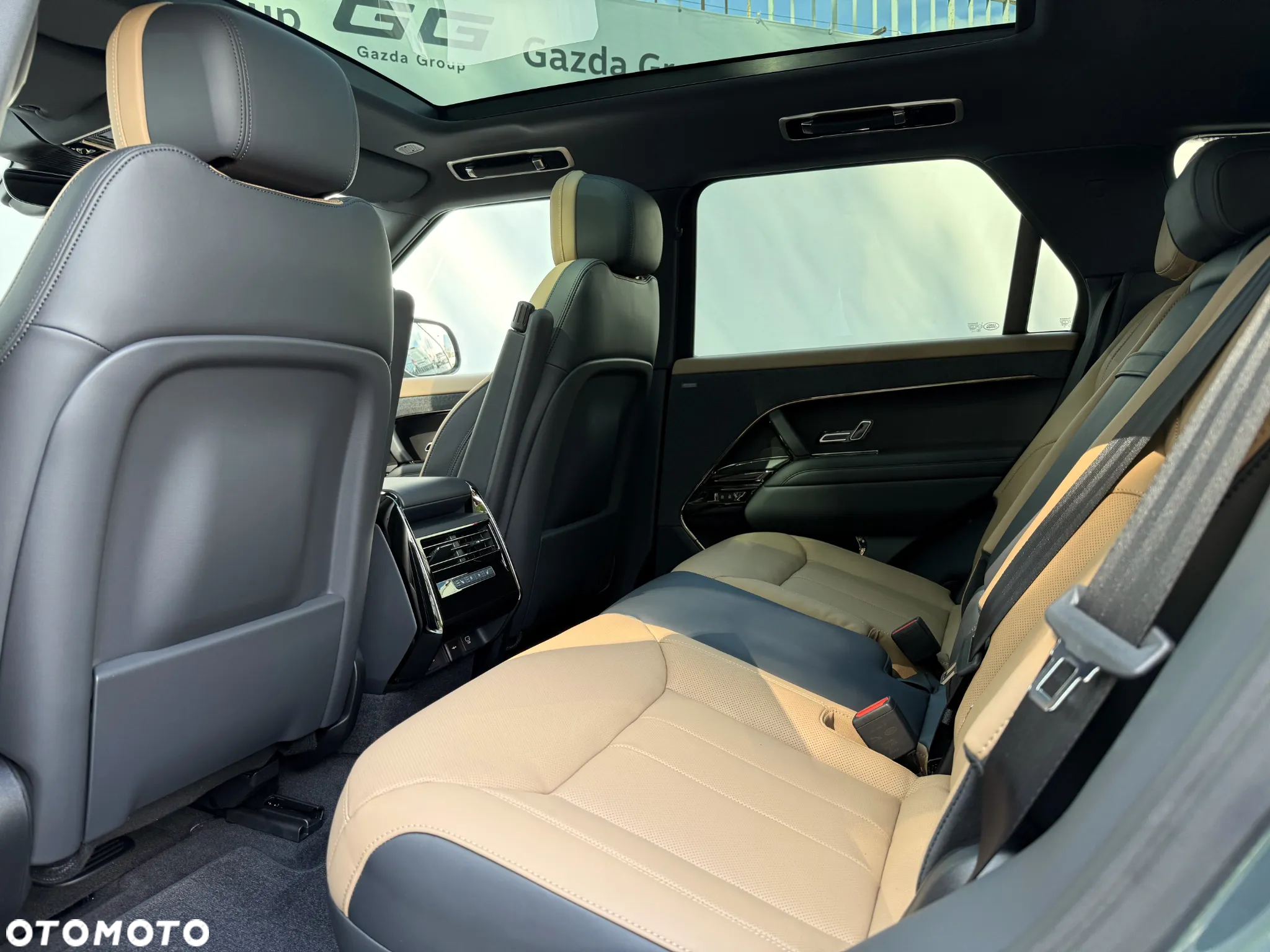 Land Rover Range Rover Sport D300 Dynamic SE - 9
