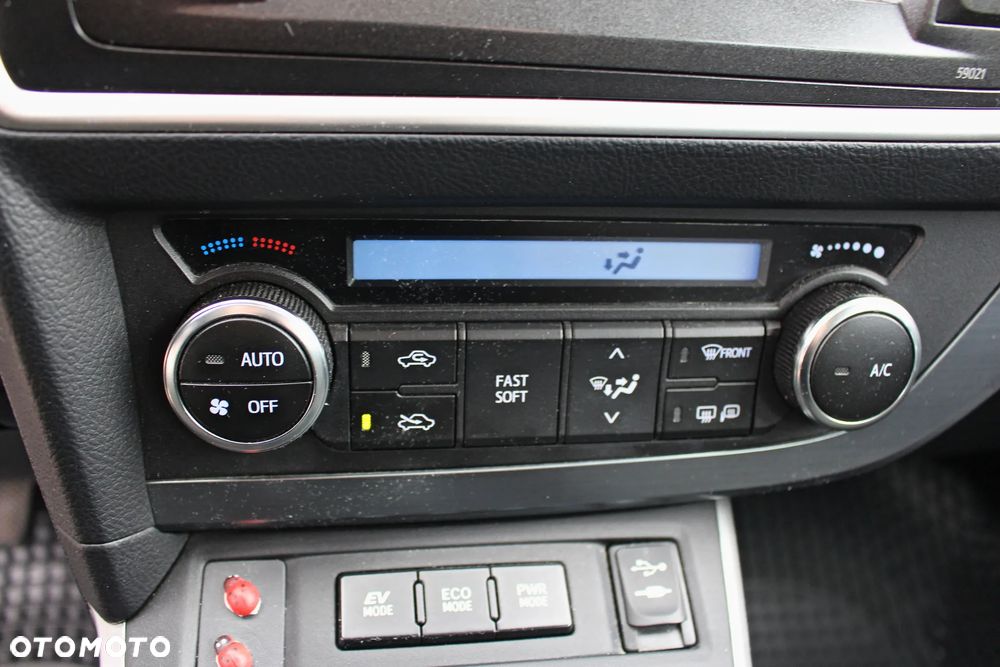 Toyota Auris 1.8 HSD Luna - 28