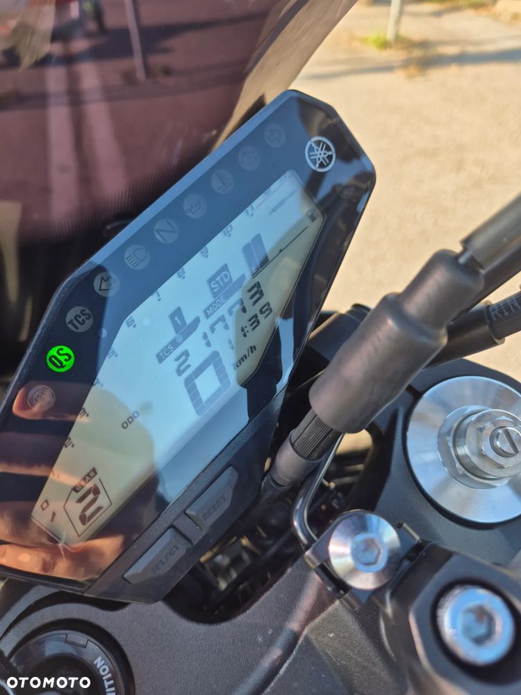 Yamaha MT - 8