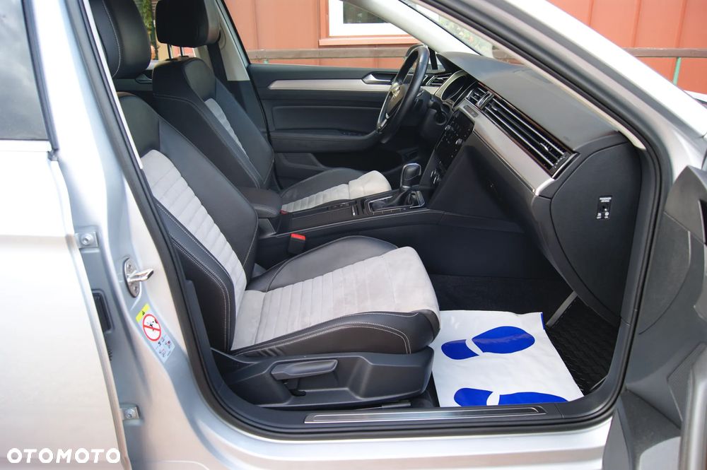 Volkswagen Passat 1.6 TDI SCR DSG Business - 34