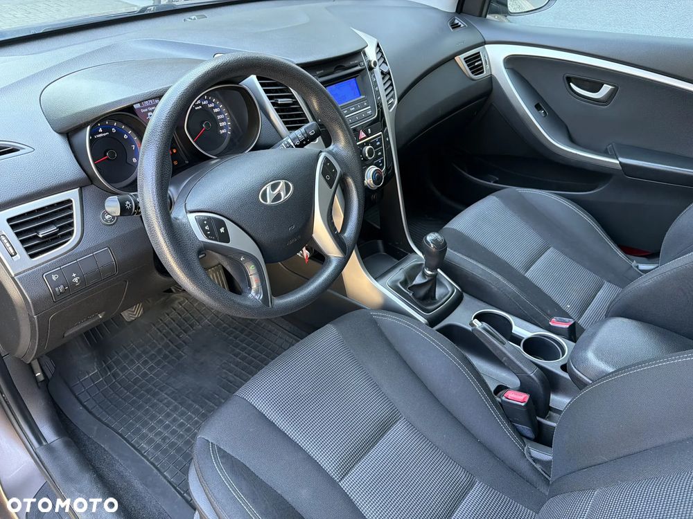 Hyundai i30 1.4 Classic + - 11