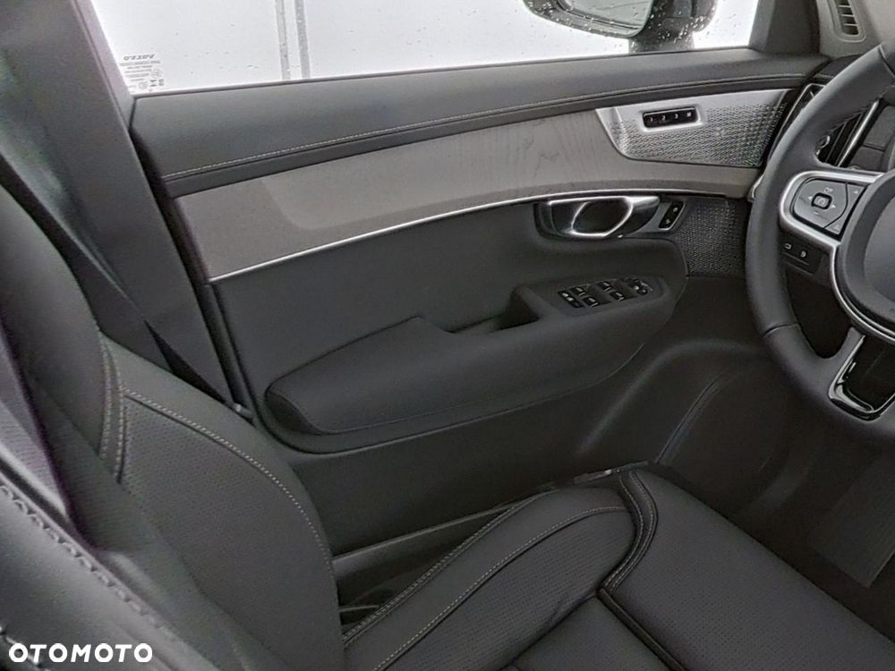 Volvo XC 90 T8 AWD Plug-In Hybrid Plus Dark 7os - 12