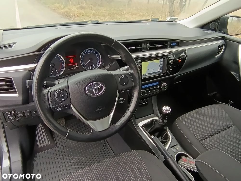 Toyota Corolla 1.6 Premium + - 14