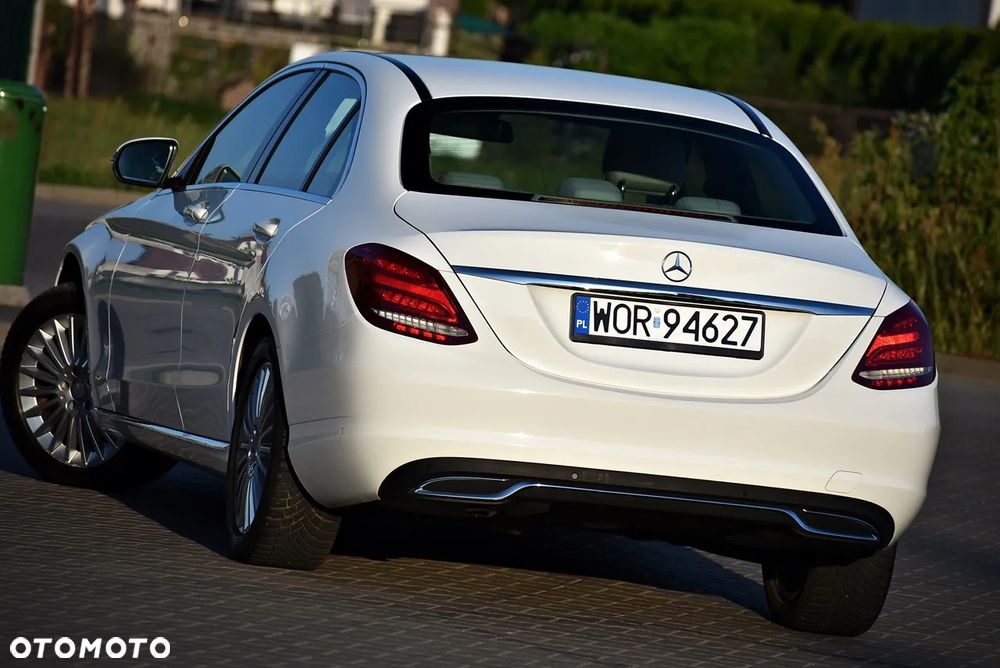 Mercedes-Benz Klasa C 180 9G-TRONIC Exclusive - 27
