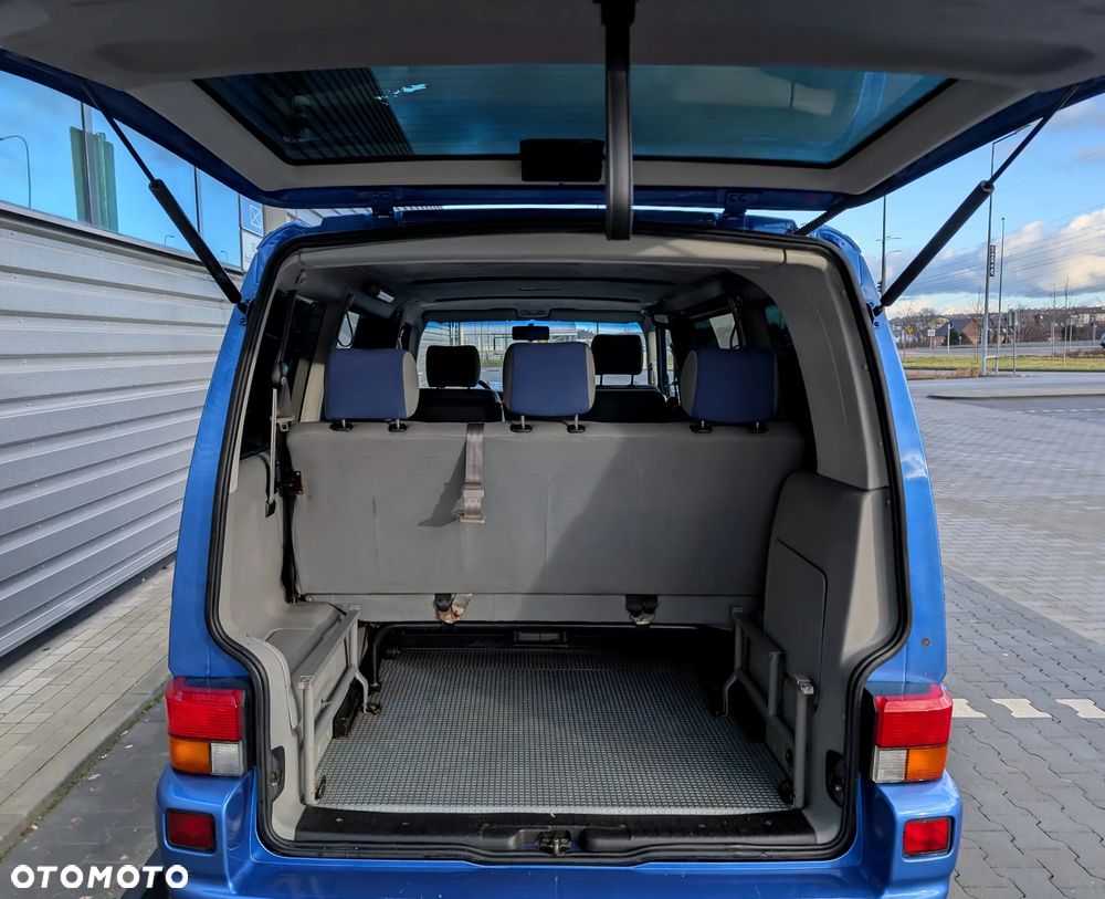 Volkswagen Multivan - 23