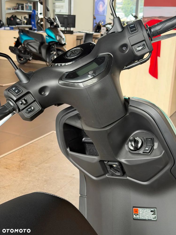 Yamaha Neos - 8
