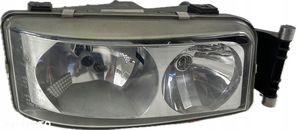 MAN TGS TGX LIONS CITY LAMPA REFLEKTOR PRAWA PRZÓD Z DRL 81251016634 - 2
