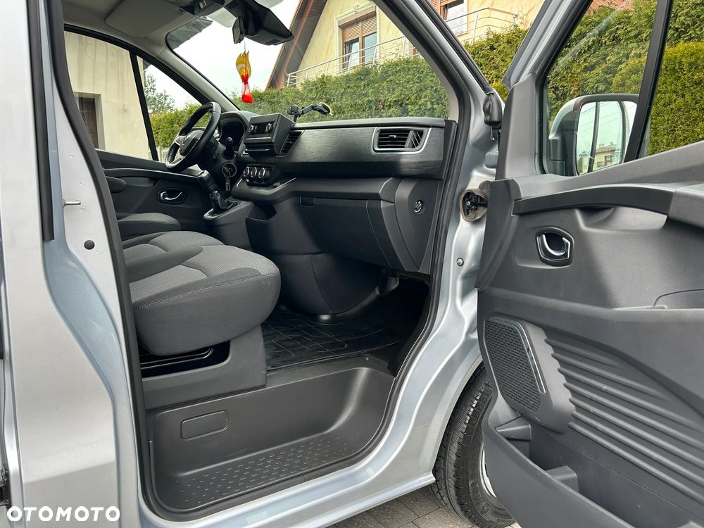 Renault Trafic 2.0 dCi - 18