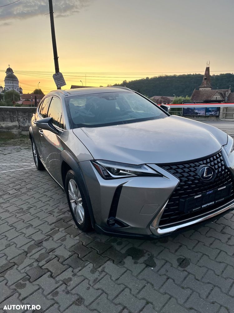 Lexus UX 250h (E-FOUR) Business Edition - 2