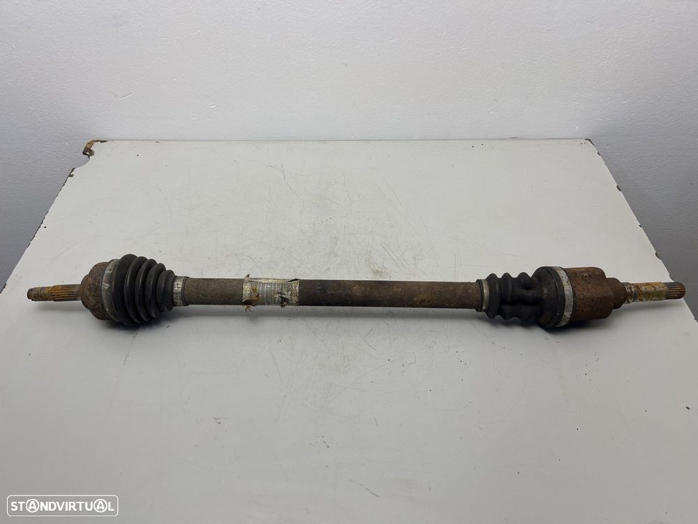 Transmissão Usado PEUGEOT 208 1.4 HDi REF. 9801611280 MOTOR 8HR - 1