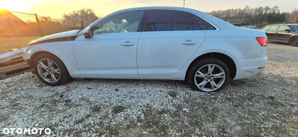 Audi A4 Limousine - 4
