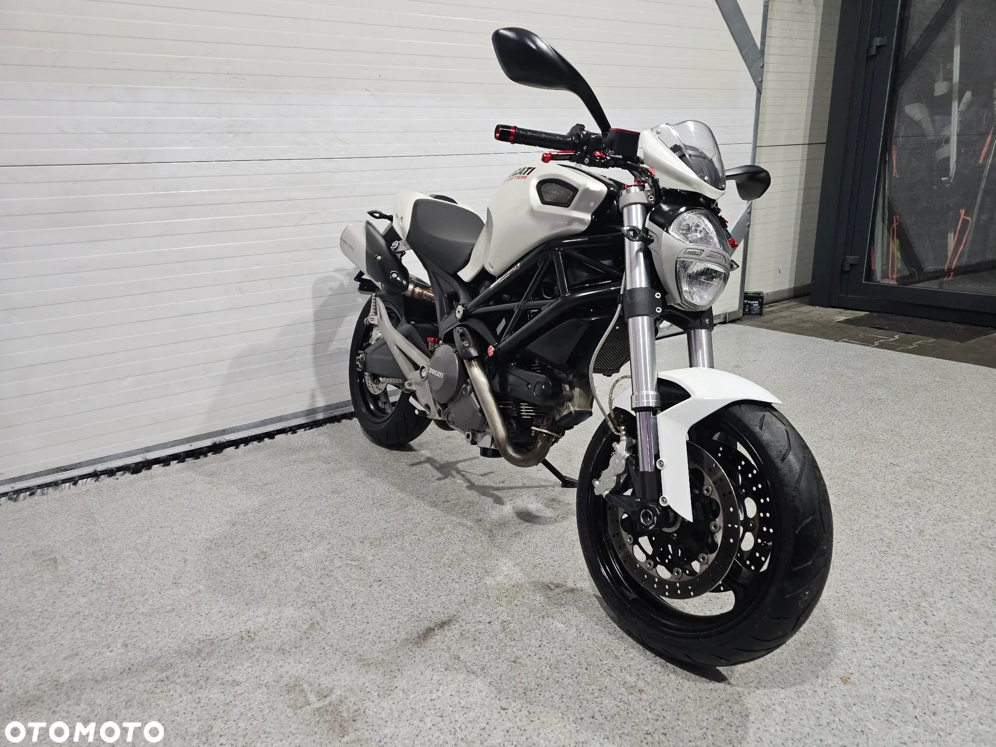 Ducati Monster - 16