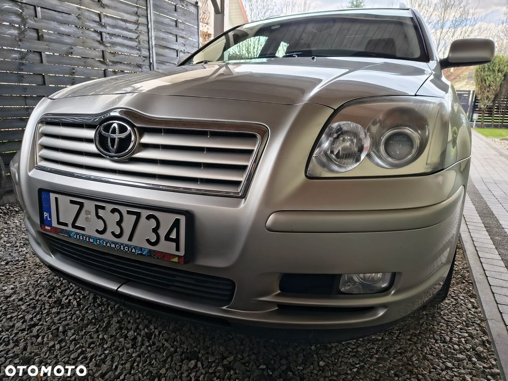 Toyota Avensis 2.0 D-4D Combi - 1