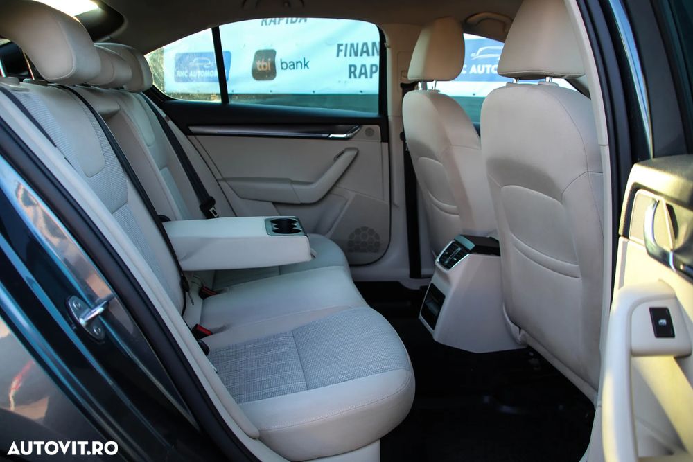 Skoda Octavia 1.6 TDI DSG Ambition - 12
