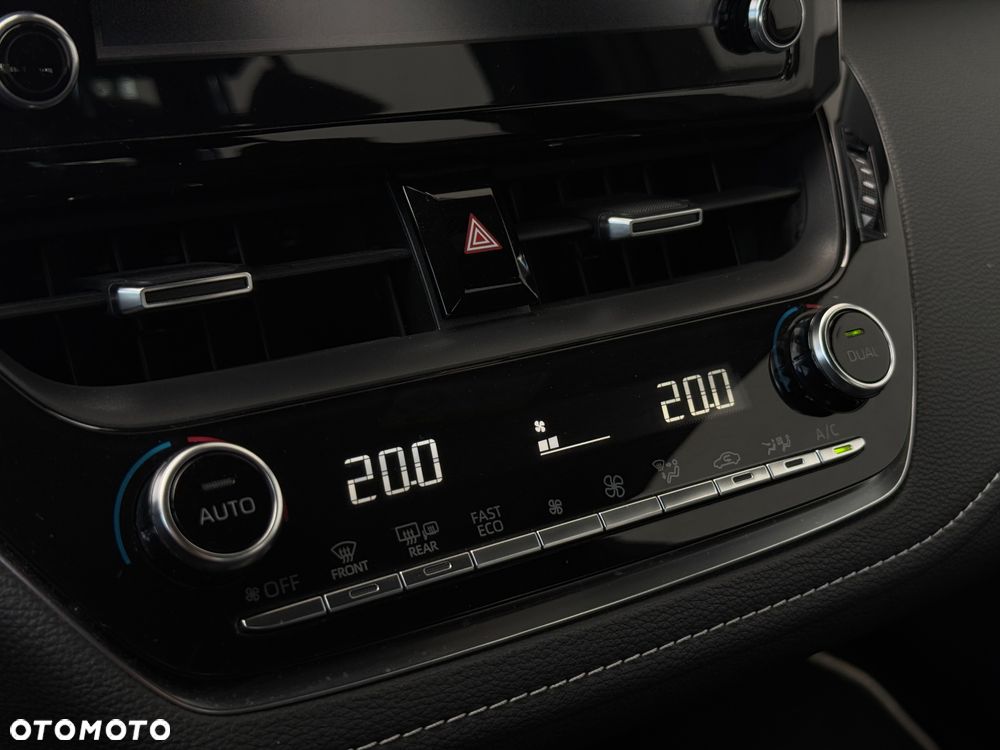 Toyota Corolla 2.0 Hybrid Comfort - 28