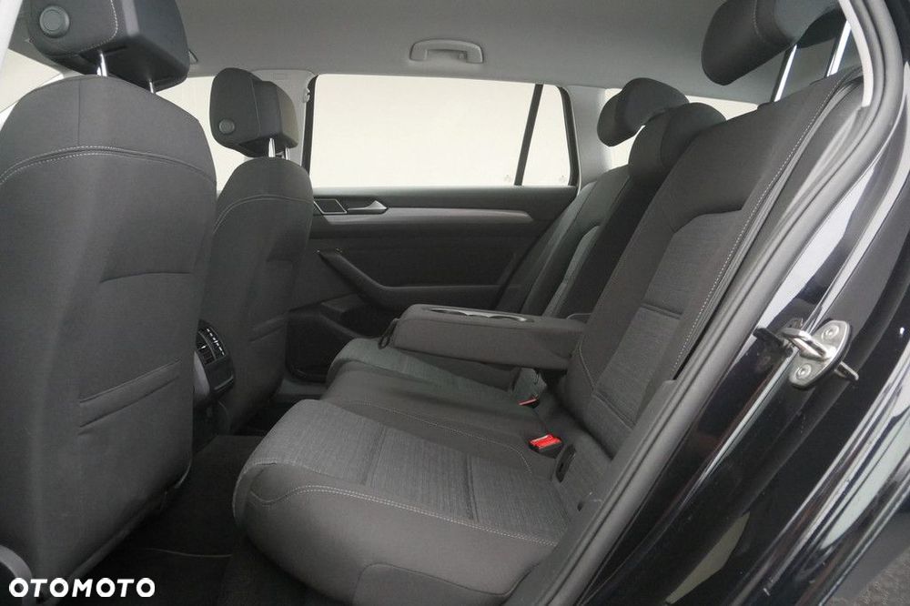 Volkswagen Passat Variant 2.0 TSI Business DSG - 15