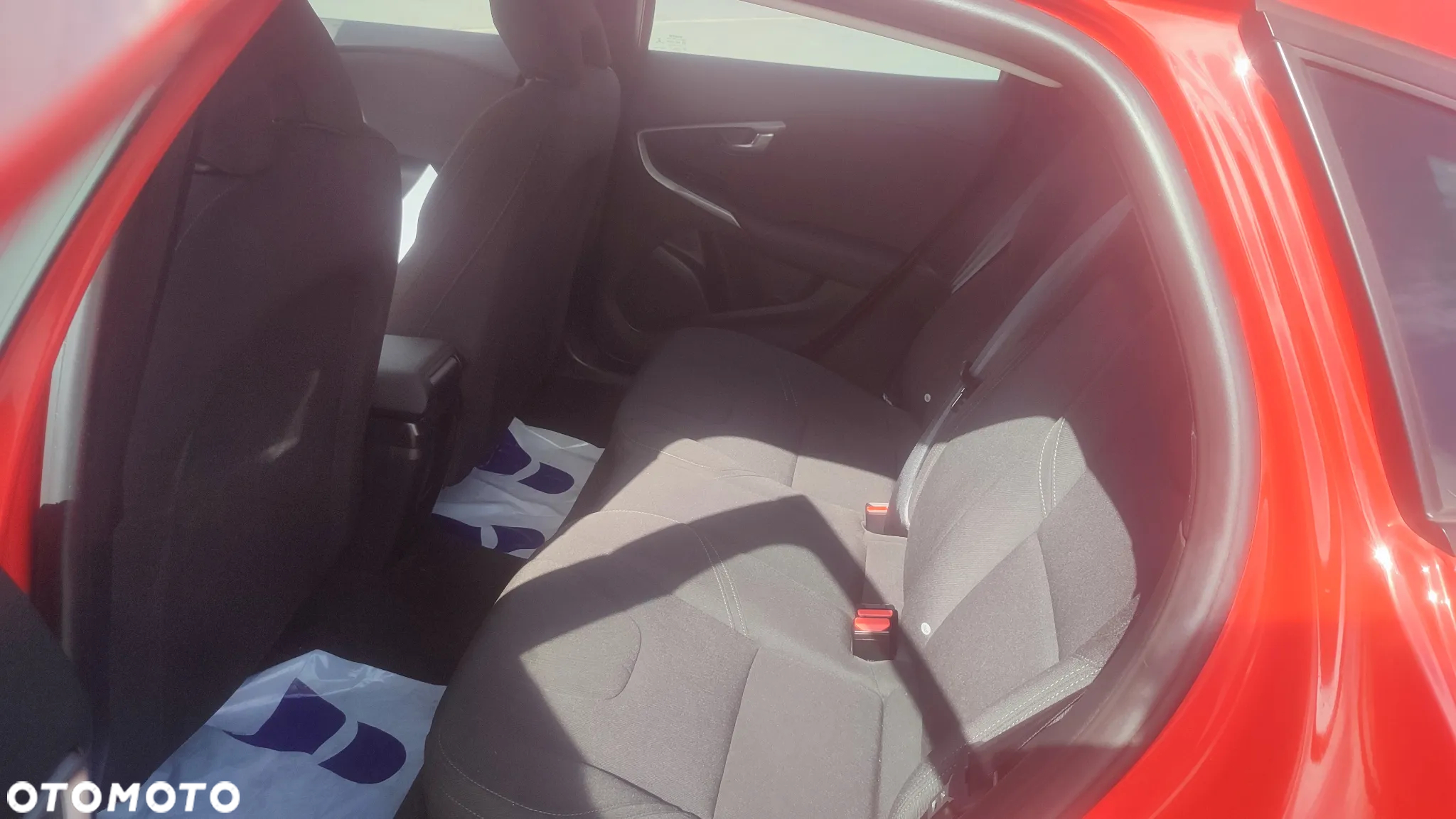 Volvo V40 T2 Momentum - 10