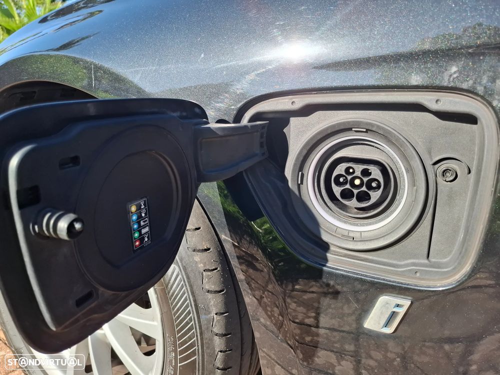 BMW 330 e iPerformance Line Sport - 13