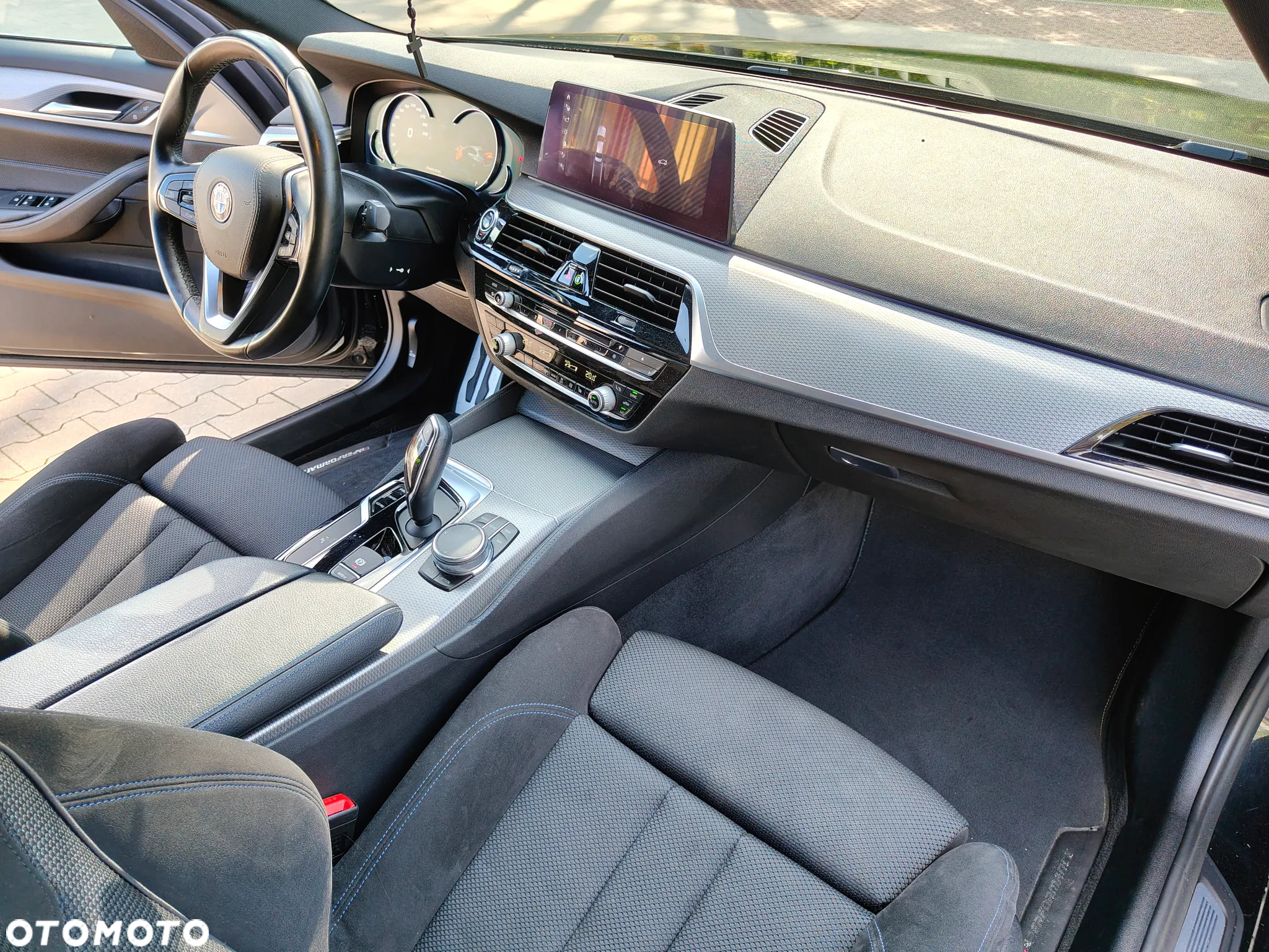 BMW Seria 5 530i GPF xDrive M Sport sport - 12