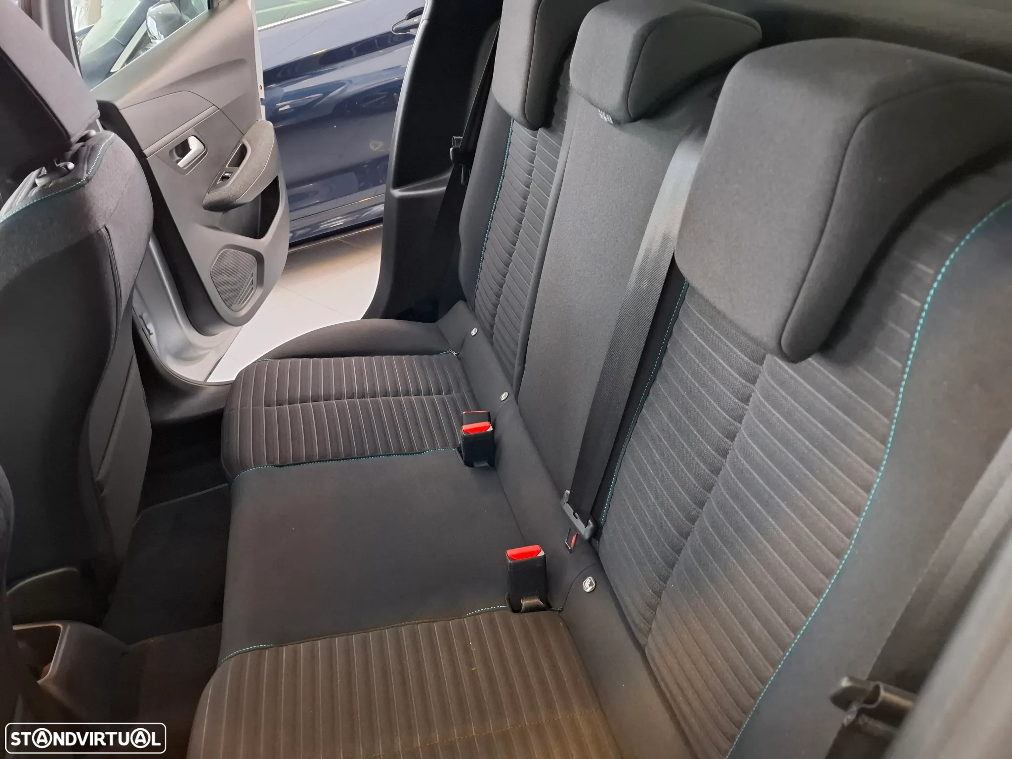 Peugeot 208 1.2 PureTech Active - 12