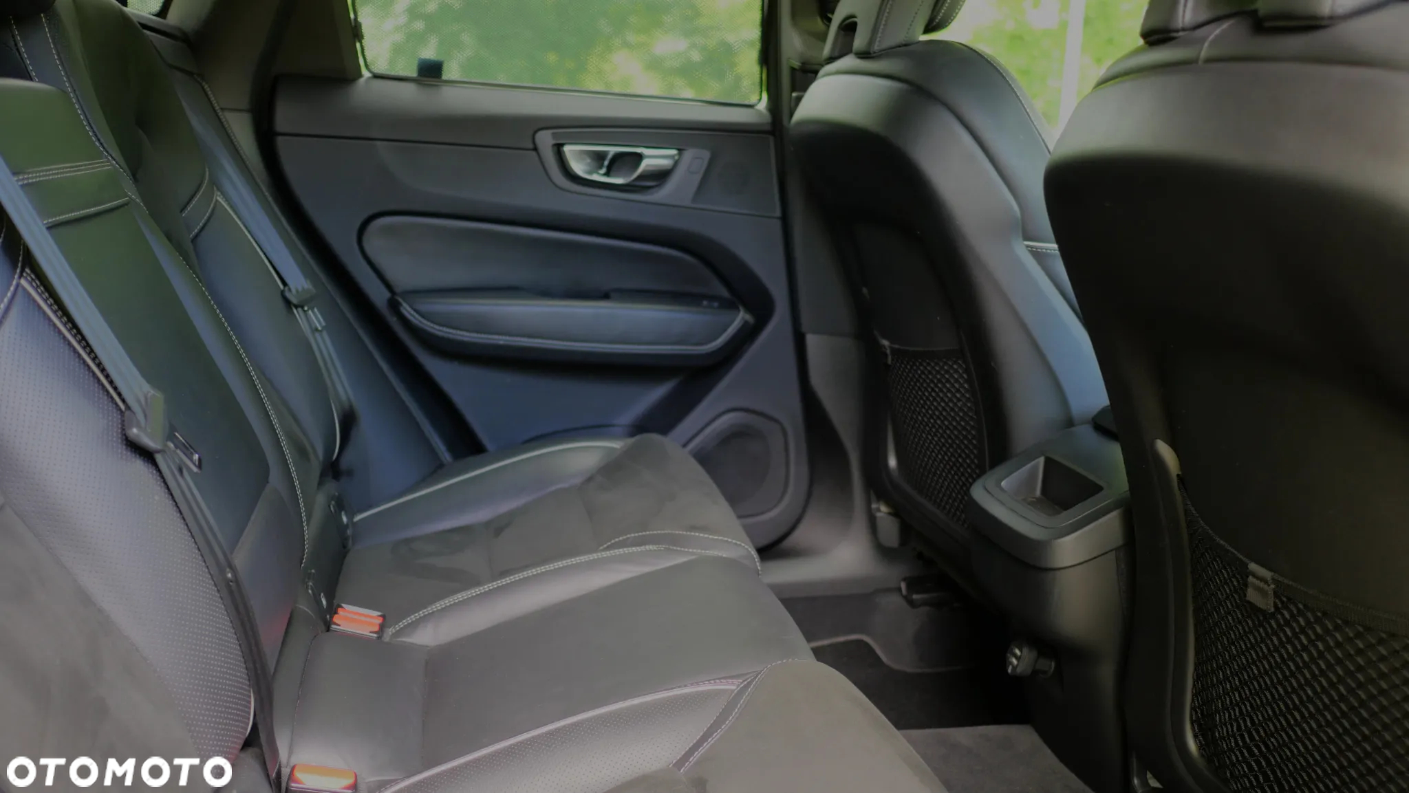 Volvo XC 60 D4 AWD R-Design - 11