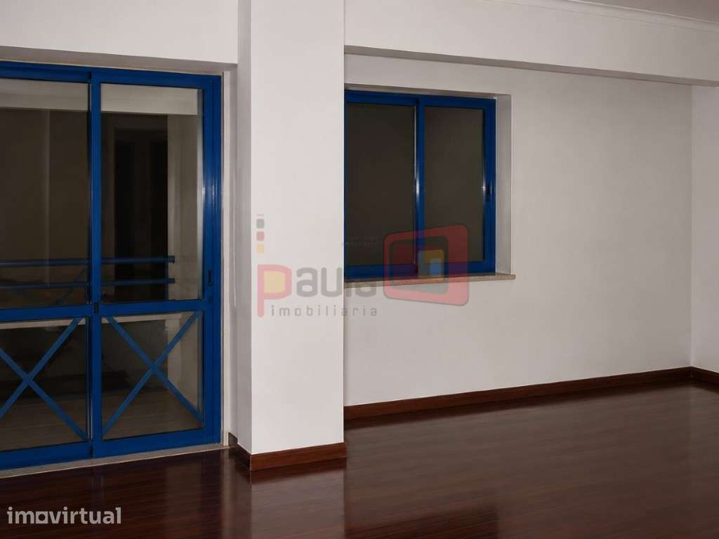 APARTAMENTO T3 COM PARQUEAMENTO - Grande imagem: 3/17