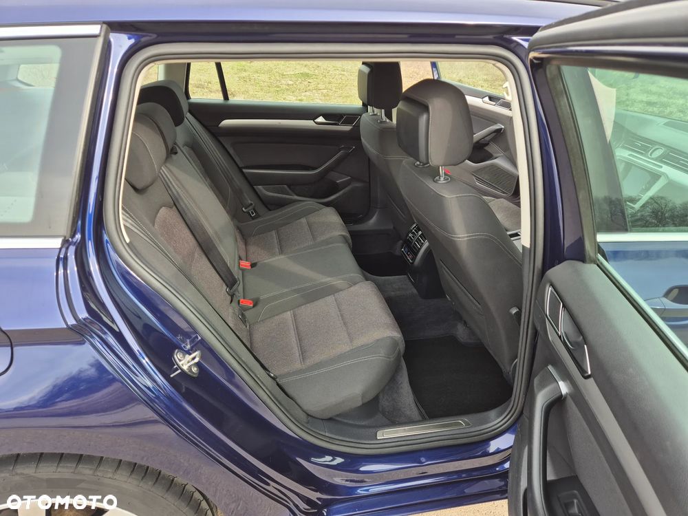Volkswagen Passat - 20