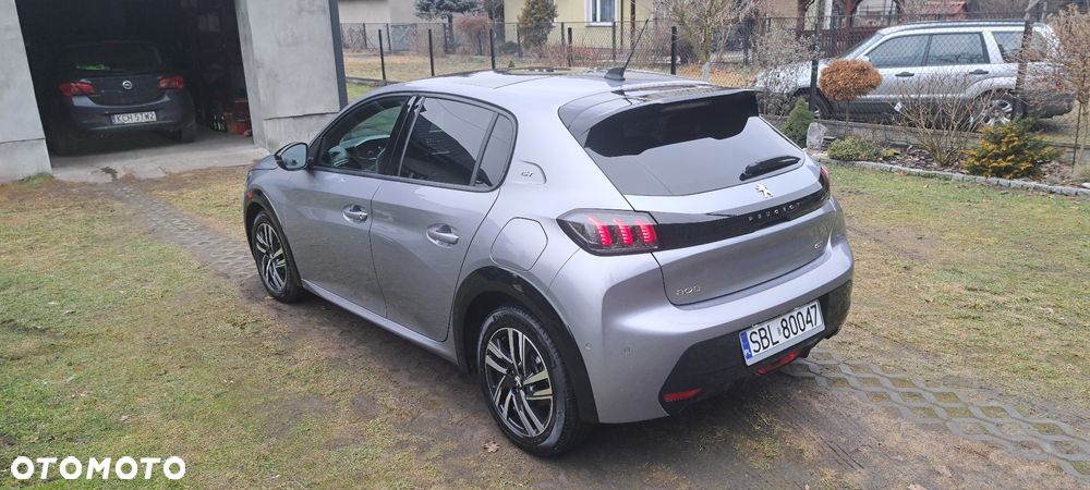 Peugeot 208 - 18