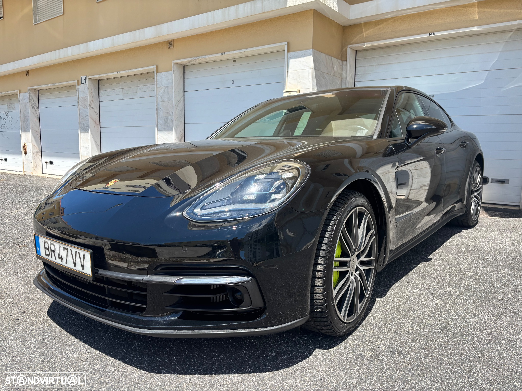 Porsche Panamera 4 E-Hybrid - 4