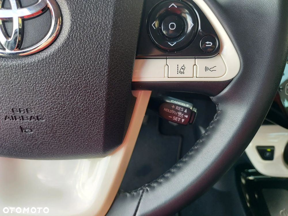 Toyota Prius Plug-in Hybrid Executive - 18