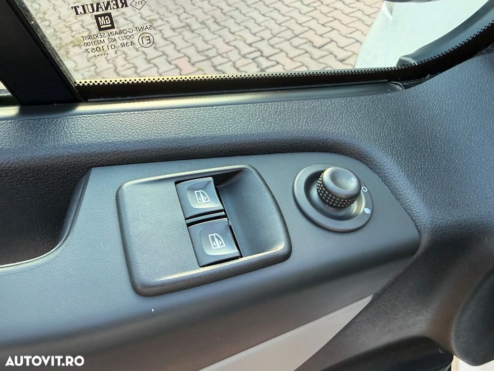 Renault Trafic - 16
