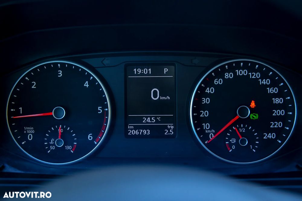 Volkswagen Transporter 2.0 110 kW KR Trendline DSG - 8