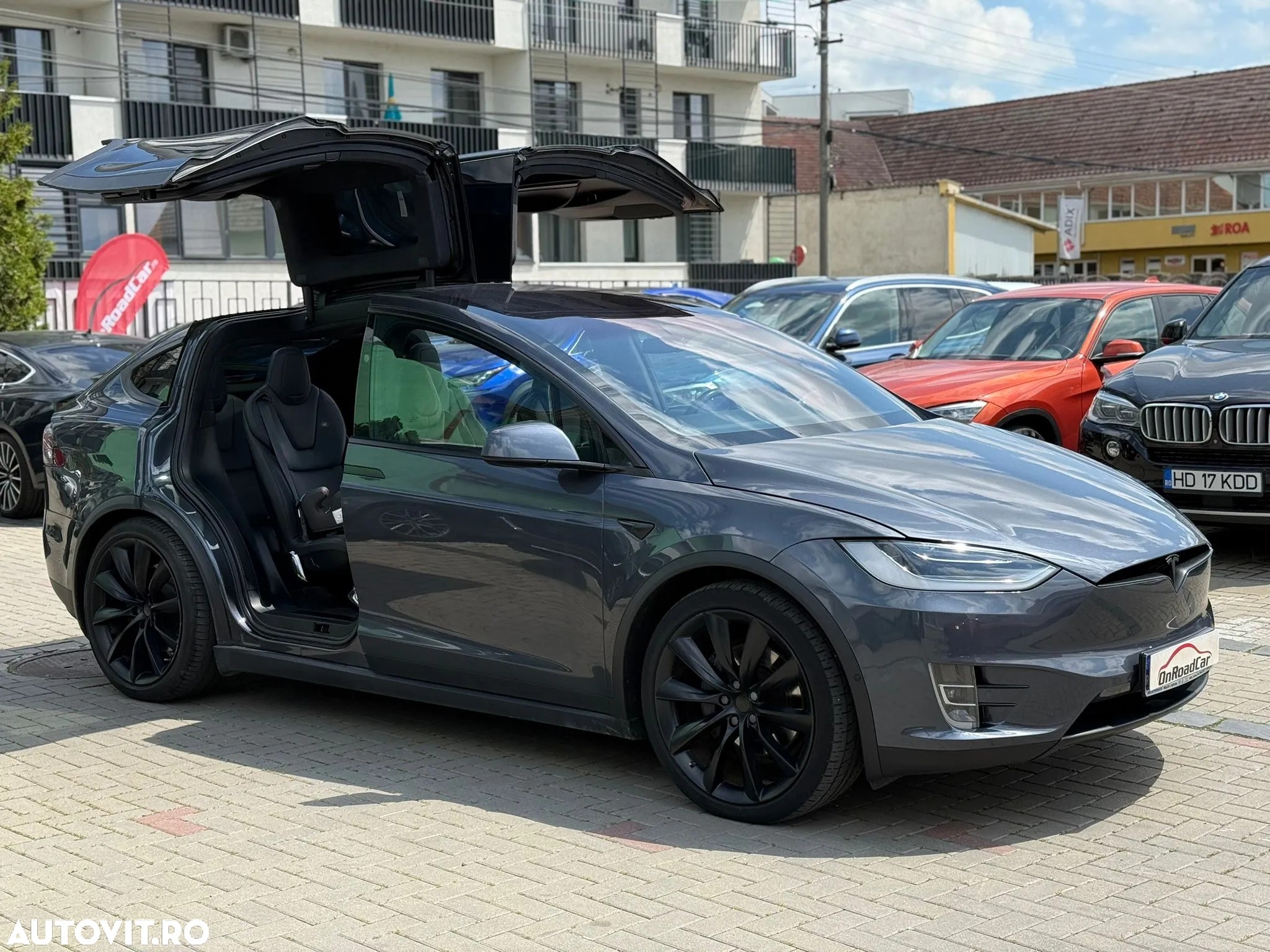 Tesla Model X - 3