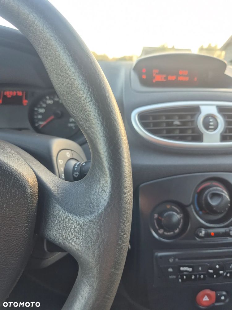 Renault Clio 1.2 16V Expression - 25
