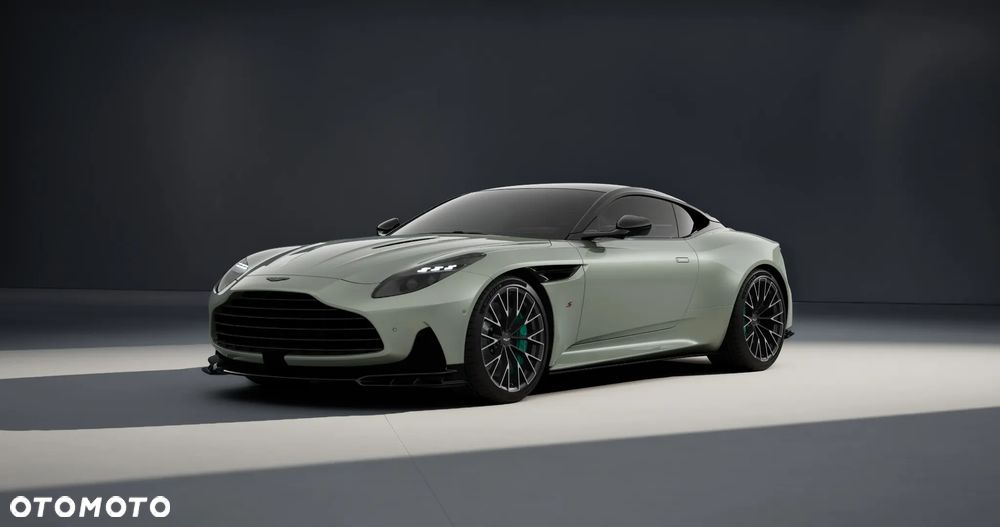 Aston Martin DB12