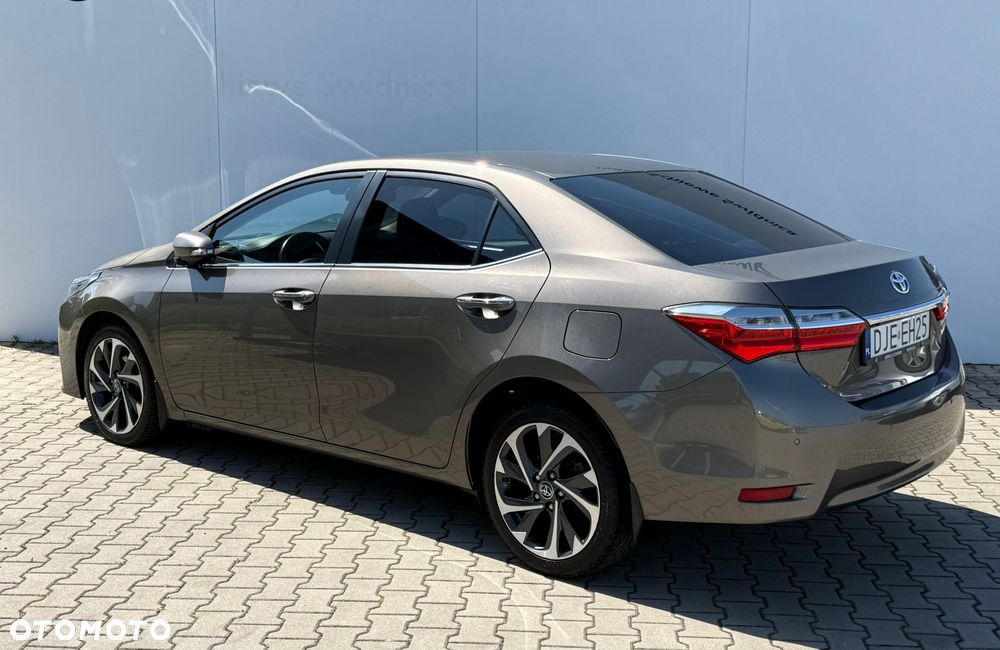 Toyota Corolla 1.6 50th Anniversary MS - 3