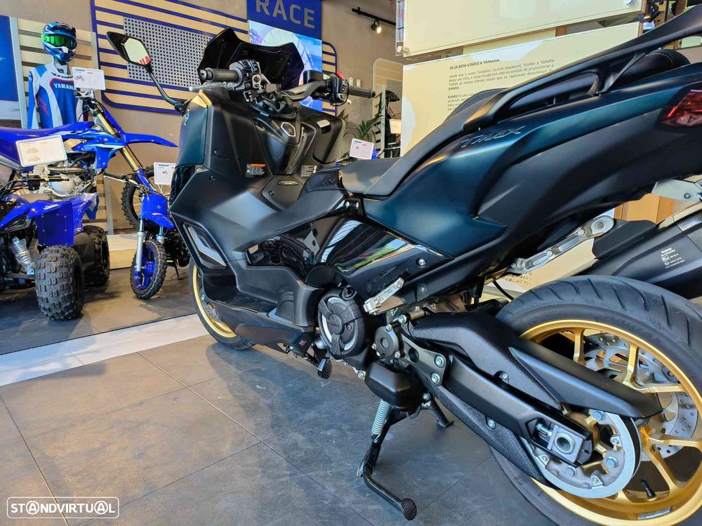 Yamaha TMAX TechMax - 8