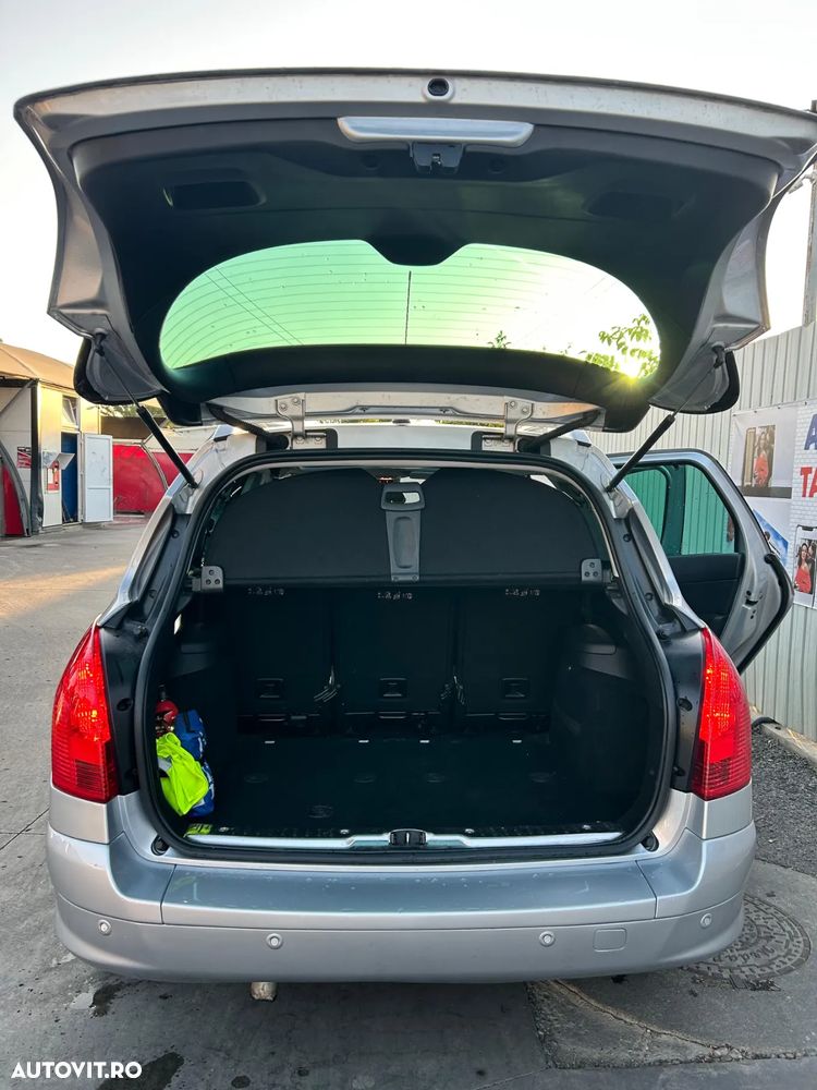 Peugeot 308 - 8
