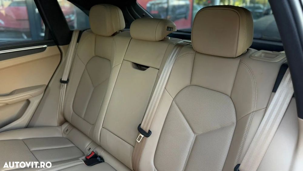 Porsche Macan T - 18