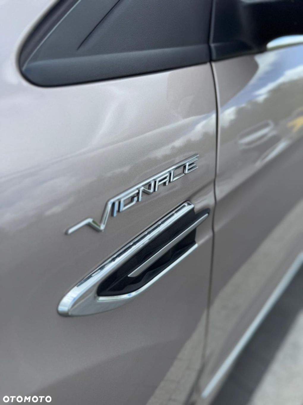 Ford Kuga - 12