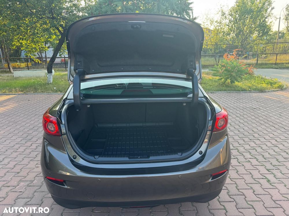 Mazda 3 G120 Attraction - 12