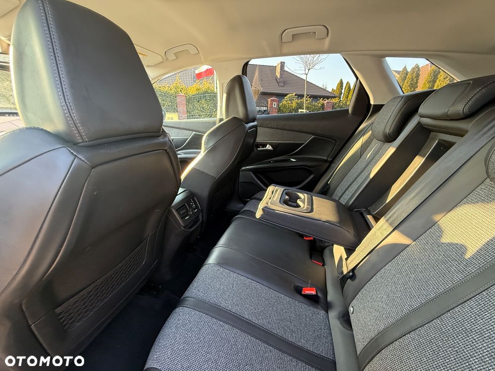 Peugeot 3008 PureTech 130 Stop & Start GPF EAT8 Active Business-Paket - 13